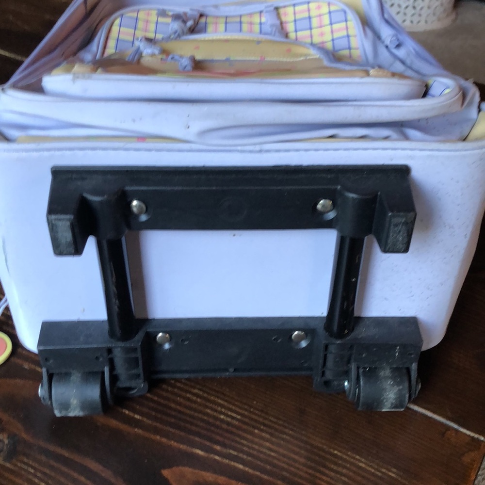Suitcase - Picture 6 of 7